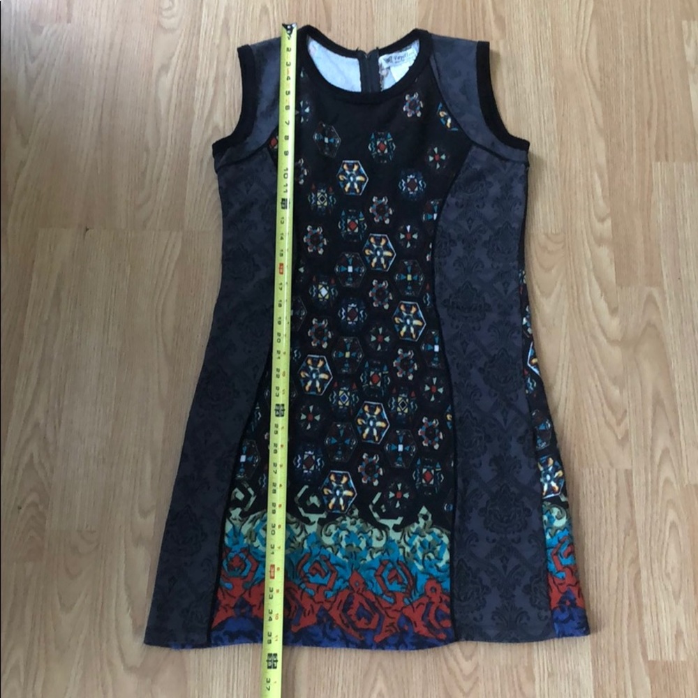 Papillon Sleeveless Dress - Picture 13 of 16
